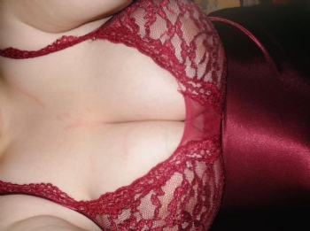 Regular playmate required for bored housewife